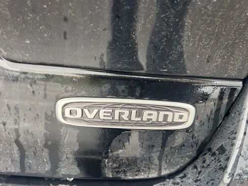 Used 2025 Jeep Grand Cherokee Overland w/ Trailer Tow Package AWD/4WD image 5