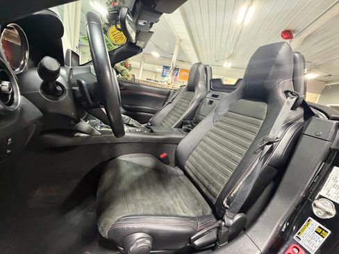 Used 2017 FIAT 124 Spider Abarth image 13