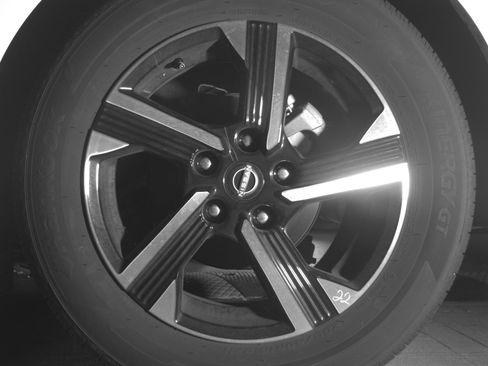 Used 2025 Nissan Sentra SV FWD image 14