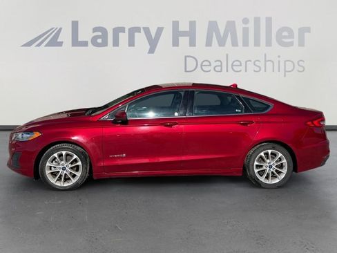 Certified 2019 Ford Fusion SE FWD image 2