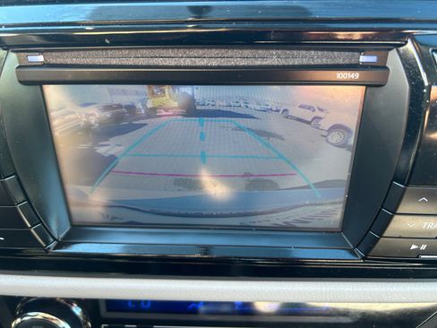 Used 2015 Toyota Corolla L image 21