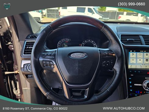 Used 2019 Ford Explorer Platinum AWD/4WD image 16