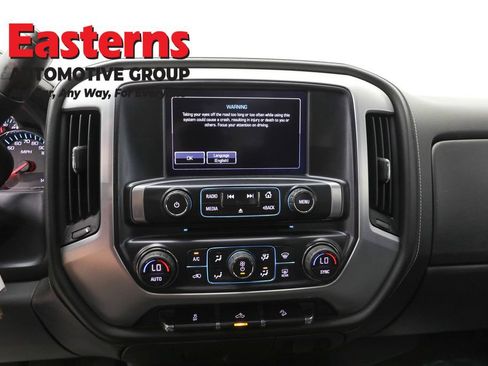Used 2018 GMC Sierra 1500 SLE w/ SLE Value Package AWD/4WD image 12