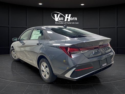 New 2026 Hyundai Elantra SE FWD image 8