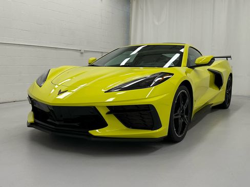 Used 2022 Chevrolet Corvette Stingray Preferred Cpe w/ Z51 Performance Package image 4