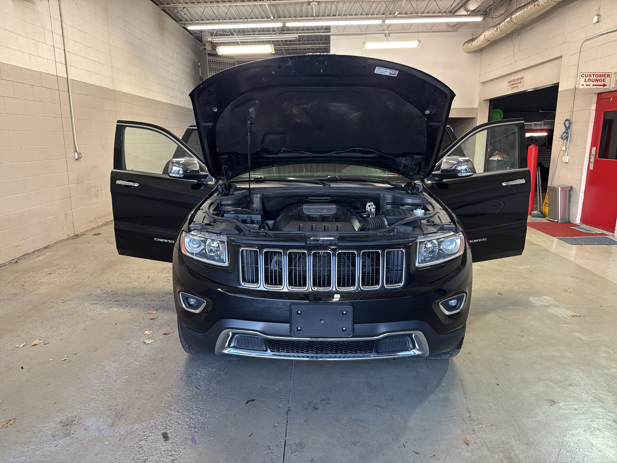 Used 2014 Jeep Grand Cherokee Limited w/ Trailer Tow Group IV AWD/4WD image 10