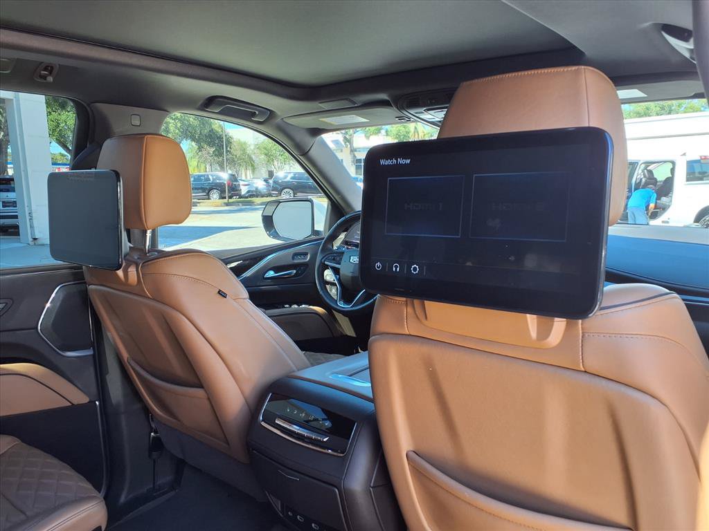 Used 2023 Cadillac Escalade ESV Premium Luxury AWD/4WD image 15