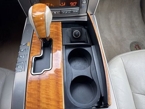 Used 2004 Cadillac XLR RWD image 15