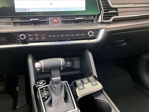 Certified 2023 Kia Sportage SX image 9