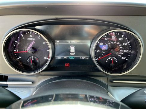 Certified 2024 Kia Carnival LX image 11