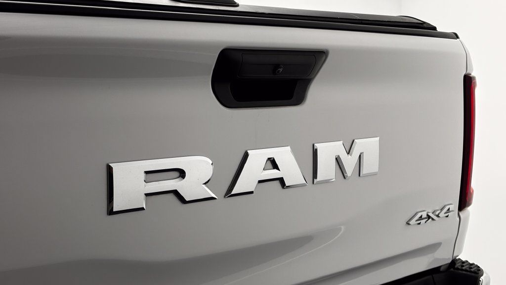 Used 2025 RAM 1500 Big Horn AWD/4WD image 9