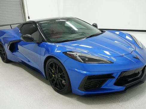 Used 2023 Chevrolet Corvette Stingray Convertible w/ 1LT RWD image 3