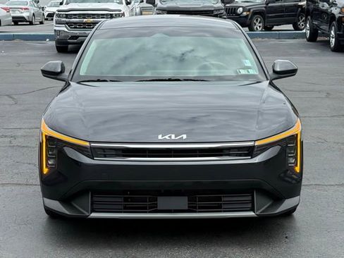 Used 2025 Kia K4 EX image 2