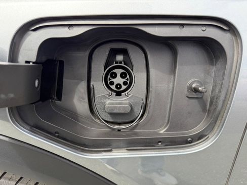 Used 2025 Chevrolet Equinox EV LT FWD image 50