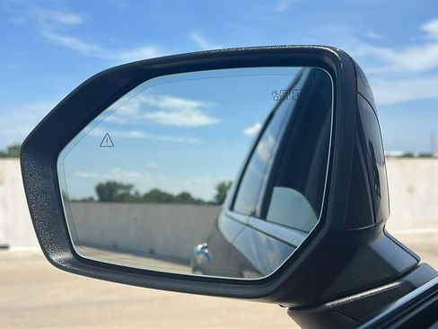 Used 2024 Hyundai Palisade Limited FWD image 19