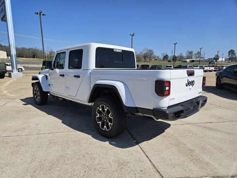 New 2026 Jeep Gladiator Sport AWD/4WD image 4