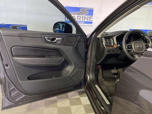 Used 2023 Volvo XC60 B5 Ultimate w/ Climate Package AWD/4WD image 28