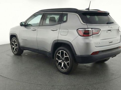 Used 2025 Jeep Compass Limited image 6