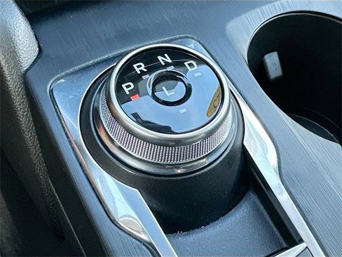 Used 2025 Ford Escape SE w/ PHEV Premium Package image 17