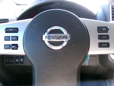 Used 2019 Nissan Frontier PRO-4X image 18