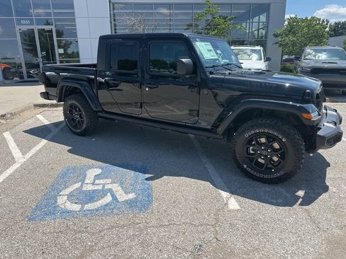 New 2025 Jeep Gladiator Willys image 37