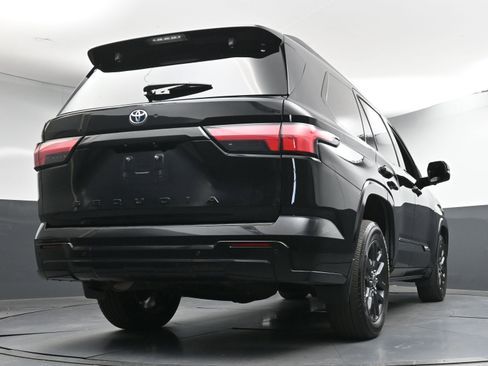 Used 2023 Toyota Sequoia Platinum image 36