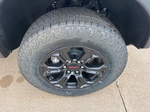 New 2025 GMC Canyon Elevation w/ Convenience Package image 57