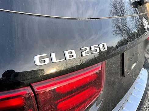 Certified 2025 Mercedes-Benz GLB 250 4MATIC image 7