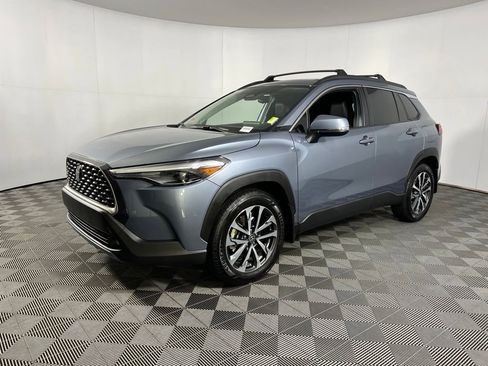 Used 2024 Toyota Corolla Cross XLE image 10