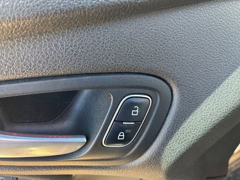 Used 2017 Ford Focus SEL image 7