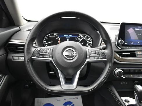 Used 2023 Nissan Altima 2.5 SV image 19