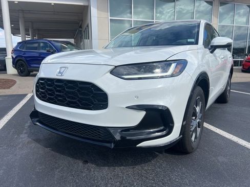 Certified 2024 Honda HR-V EX-L image 2