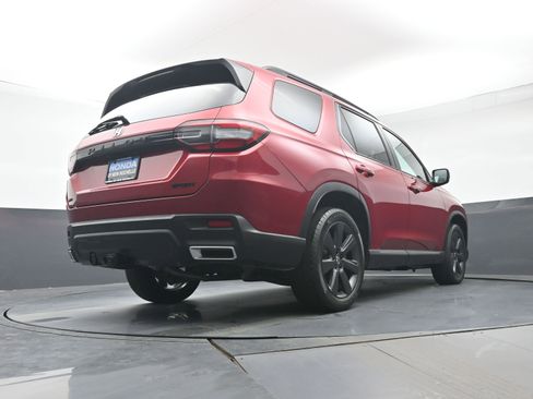 Certified 2023 Honda Pilot Sport image 32