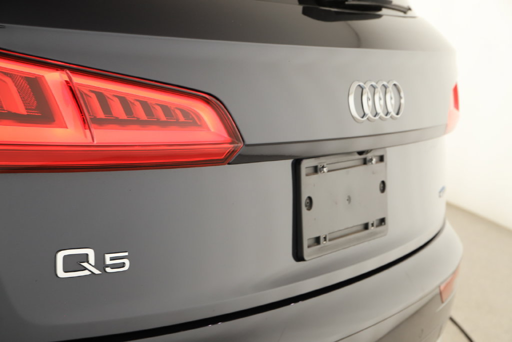 Used 2020 Audi Q5 2.0T Premium w/ Convenience Package AWD/4WD image 31