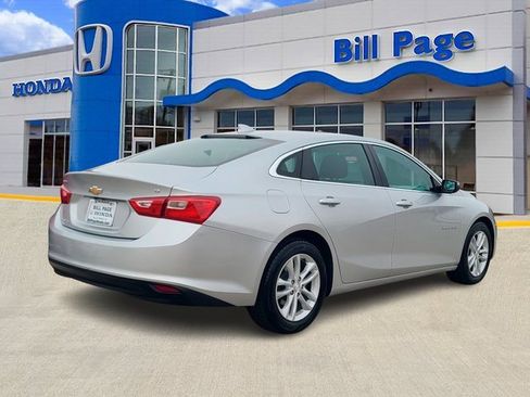 Used 2018 Chevrolet Malibu LT image 6