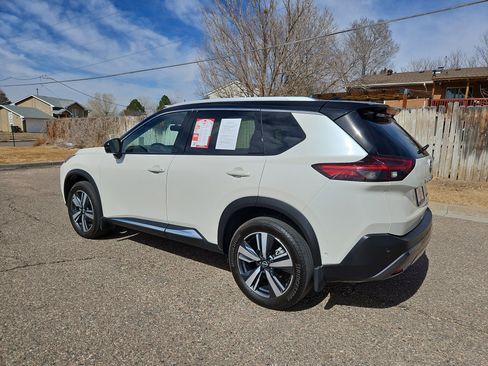 Used 2023 Nissan Rogue SL w/ SL Premium Package image 3