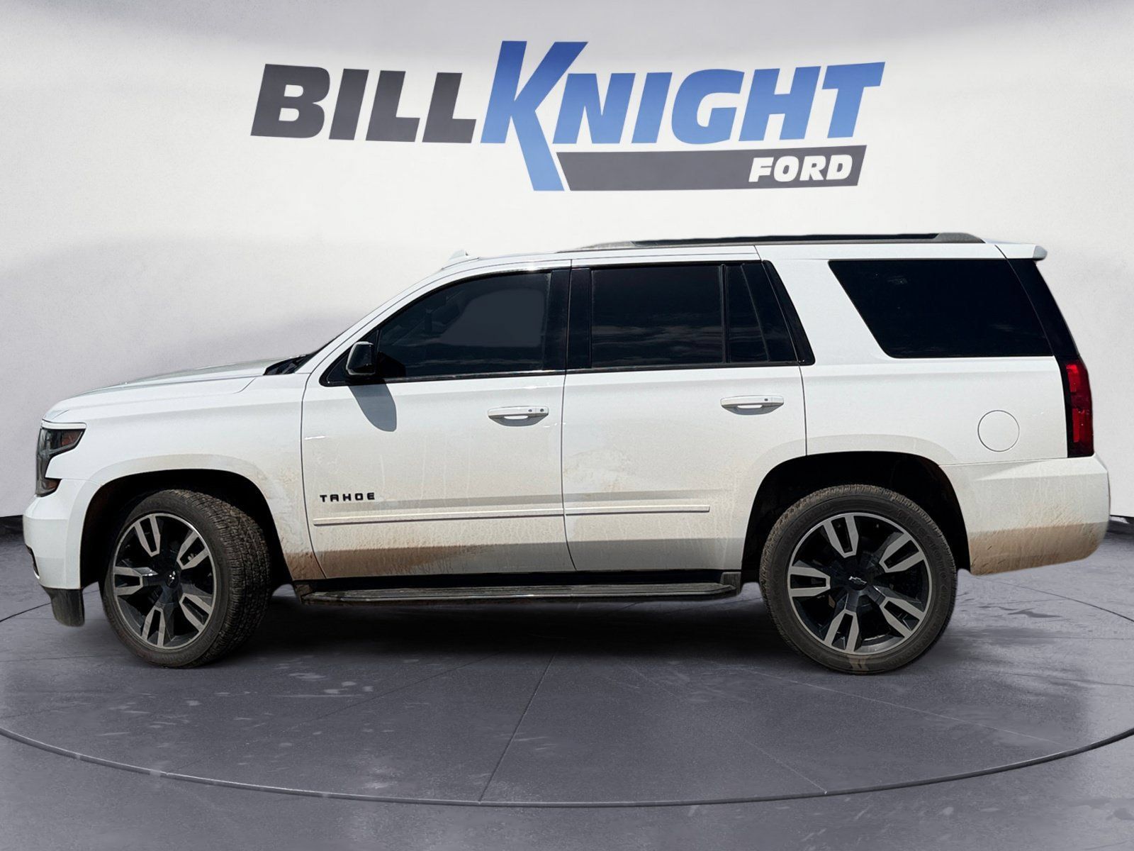 Used 2019 Chevrolet Tahoe Premier w/ RST 6.2L Performance Edition AWD/4WD image 2