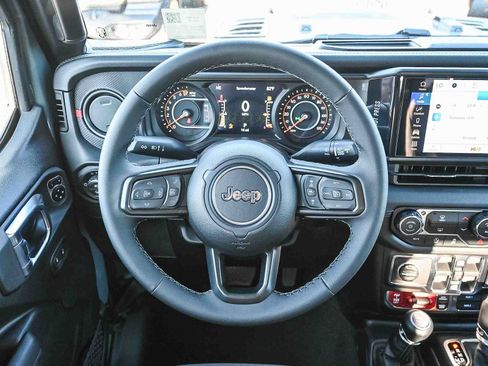 New 2026 Jeep Gladiator Rubicon AWD/4WD image 18
