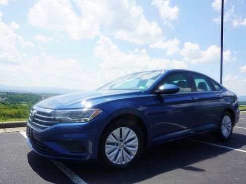 Used 2019 Volkswagen Jetta S w/ Driver Assistance Package FWD image 2