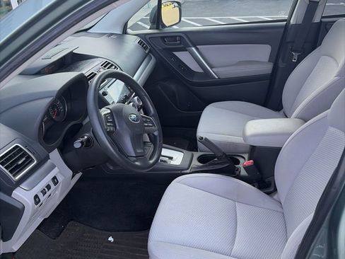 Used 2016 Subaru Forester 2.5i Premium image 9