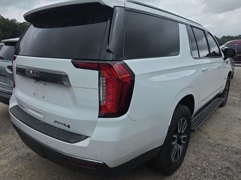 Used 2022 GMC Yukon XL AT4 AWD/4WD image 3