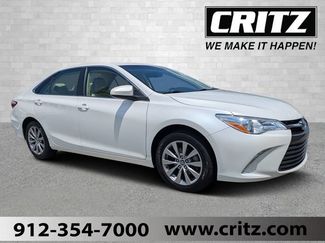 Used 2017 Toyota Camry XLE w/ Moonroof Package FWD video 1