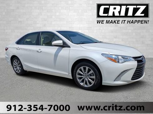 Used 2017 Toyota Camry XLE w/ Moonroof Package FWD image 1