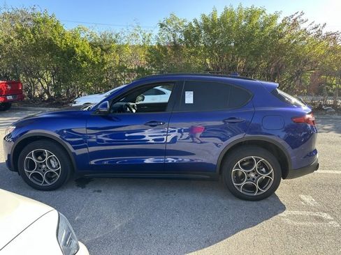 Used 2022 Alfa Romeo Stelvio Sprint image 12