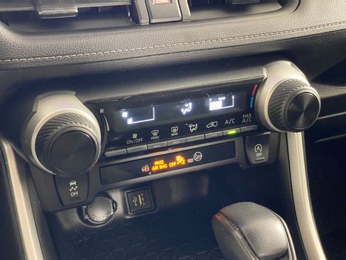 Used 2024 Toyota RAV4 LE image 27