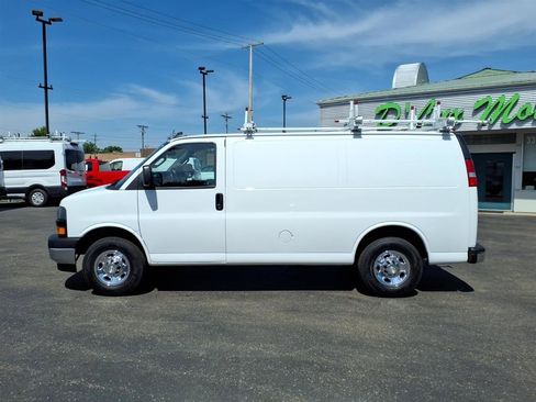 Used 2022 Chevrolet Express 2500 w/ Driver Convenience Package RWD image 8