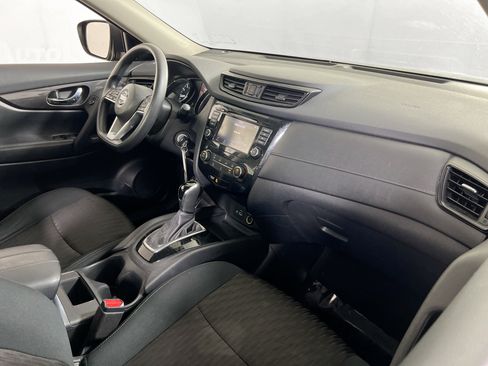 Used 2018 Nissan Rogue S AWD/4WD image 26