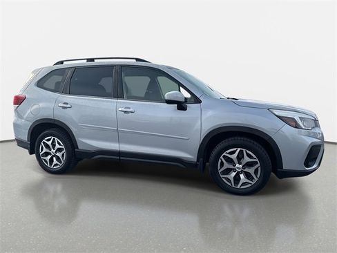 Used 2019 Subaru Forester Premium image 6