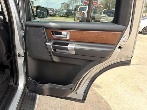 Used 2016 Land Rover LR4 AWD/4WD image 19