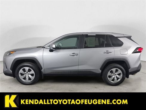 Used 2022 Toyota RAV4 LE image 2